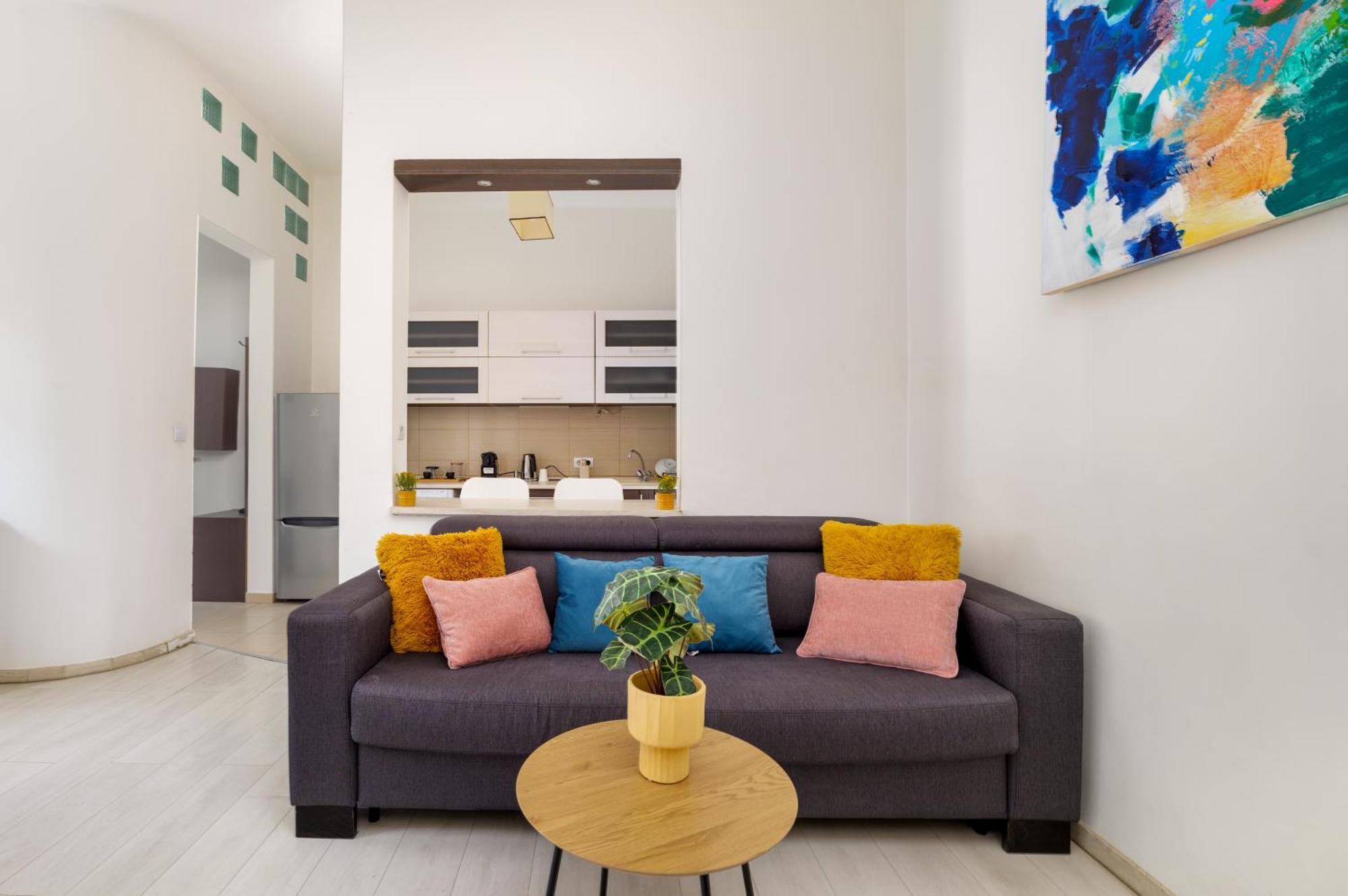 Gozsdu-1 Bedroom Apartment *