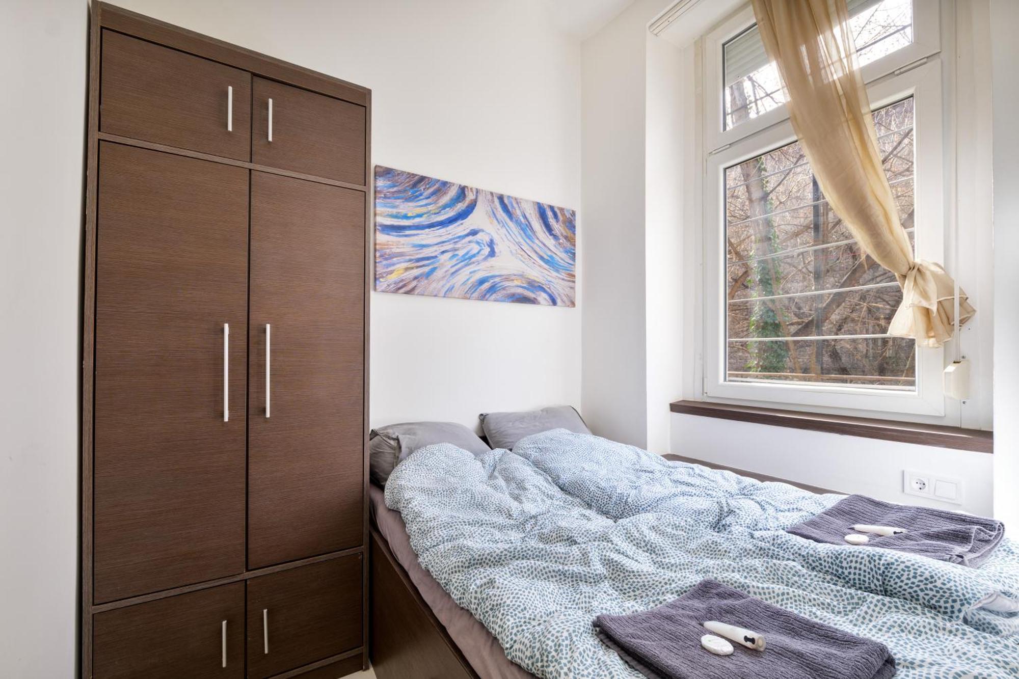 Gozsdu-1 Bedroom *