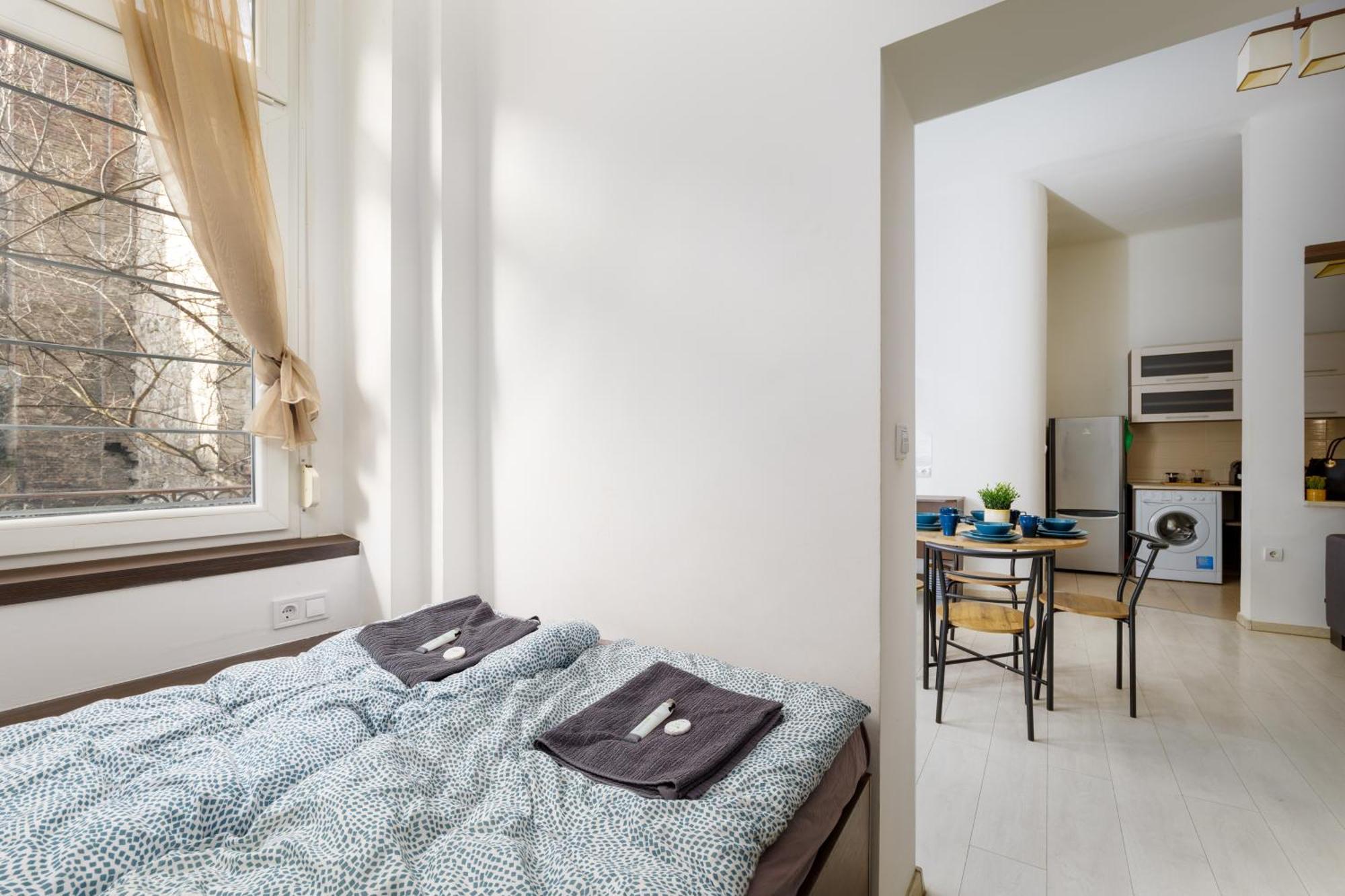 Gozsdu-1 Bedroom *